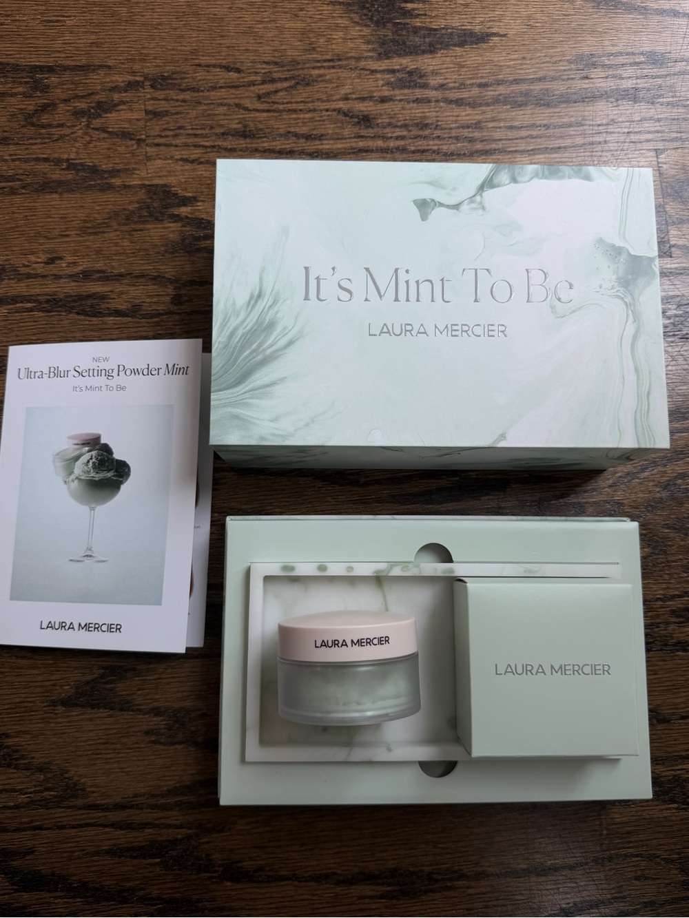 NEW Laura Mercier Ultra-Blur Setting Powder in Mint - DELUXE GIFT SET